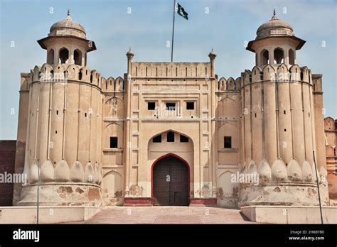 Alamgiri Gate In Lahore Fort Punjab Province Pakistan Stock Photo Alamy