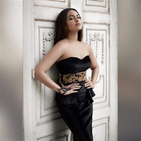 Inderjeet Singh Bollywood Sonakshi Sinha Looks Every Bit Of Sexy As She Graces These Stunning