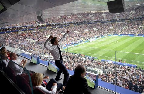Coupe du monde lhistoire derrière lincroyable photo dEmmanuel Macron Le Parisien