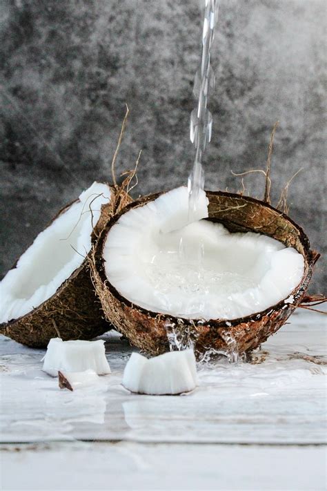 The benefits of coconut oil. A Guide to the Skin Benefits of Coconut Oil - Fashion Corner