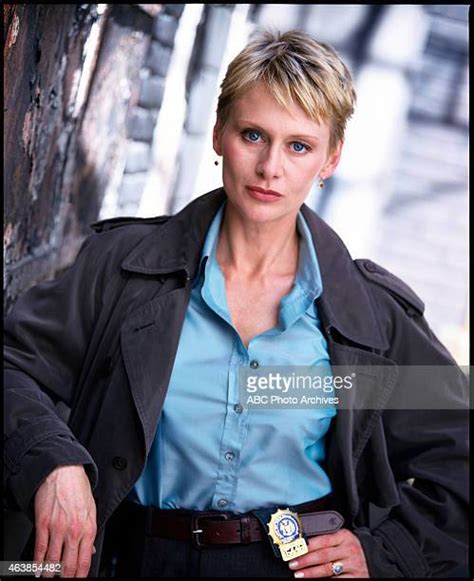 Andrea Thompson 1999 Photos And Premium High Res Pictures Getty Images