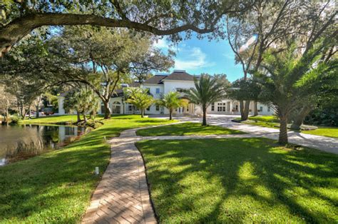 Mesmerizing Gated Avila Estate In Florida Usa