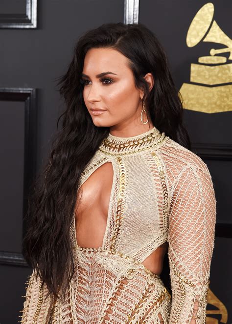 Grammys 2017: Demi Lovato Is Wearing Her Longest Hair Ever | Allure