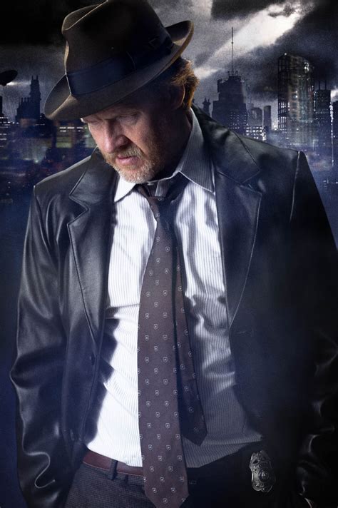 First Look At Donal Logue As Detective Harvey Bullock In Batman Prequel Series Gotham