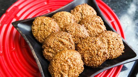 Simple Science: How to Make a Volcano with Kids