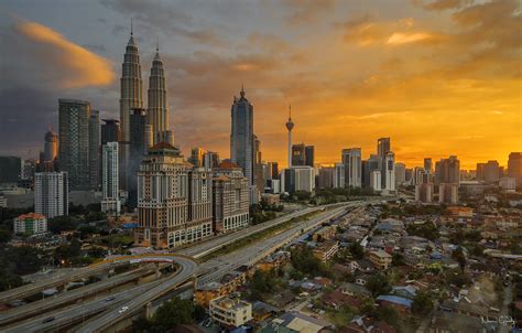 It was the heart of colonial malaysia under british rule and has been the you'll be able to spot all the major landmarks and get a great view of the petronas twin towers. Kuala Lumpur , Malaysia | Aerial View KualaLumpur city ...