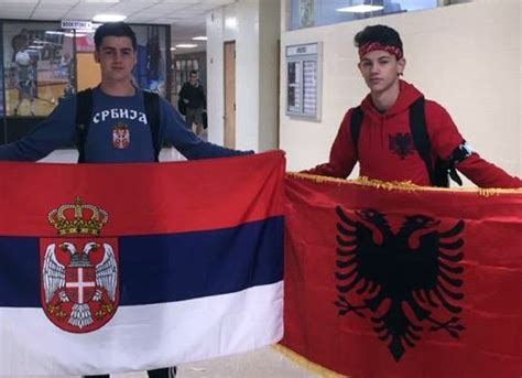 Albanac Iz Srbije Živim U Srbiji Odlično Govorim Srpski I Albanski