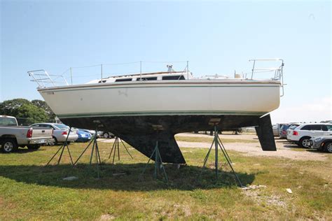 1983 Catalina 30 Sail Boat For Sale