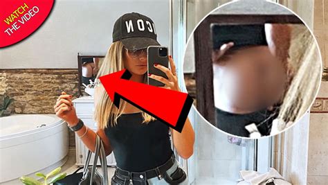 Woman Posts Bathroom Selfie Before Spotting Embarrassing Reflection In Mirror Mirror Online