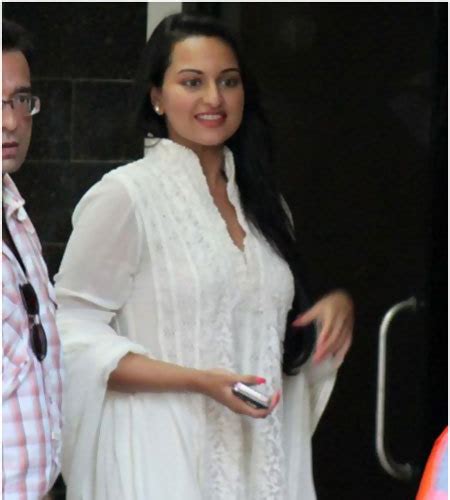 10 Pictures Of Sonakshi Sinha Without Makeup Make Up Tips