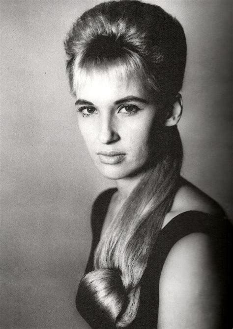 Annie khalid is one of the most beautiful and stylish singer. The Hair Hall of Fame: Miss Tammy Wynette