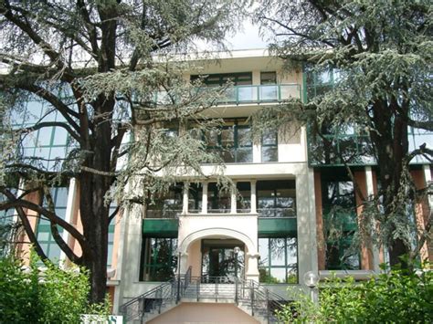 La serena villas sits on over an acre of beautiful landscaped grounds in the heart of downtown palm springs, walking distance to the famous palm canyon drive near the best restaurants, boutiques and. PIOSSASCO - A Villa Serena la possibilità di fare i test ...