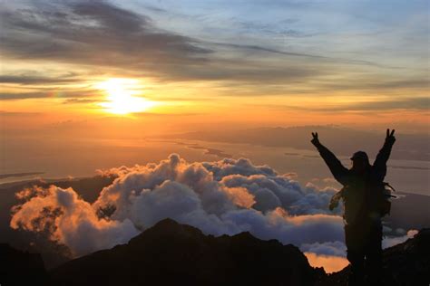 12 Gunung Di Indonesia Yang Memiliki Sunrise Terindah Seruniid