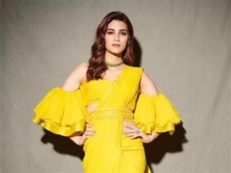 Kriti Sanon Shines Bright In This Stylish Yellow Saree Hindi Movie News Times Of India