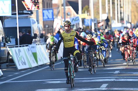 Het zal een editie zonder publiek zijn, maar de organisatie heeft er alles aan gedaan om koers kijken vanuit de luie. 2018 Kuurne-Brussel-Kuurne by BikeRaceInfo
