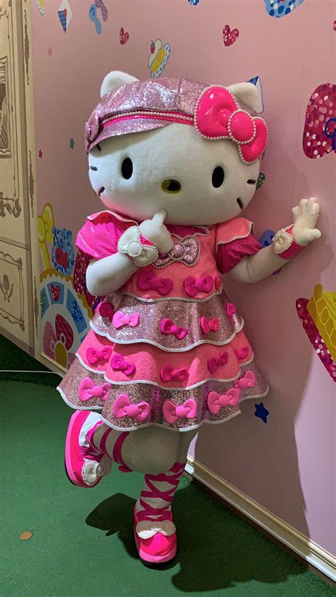 Pin By Vili Ohra Aho On Hello Kitty Hello Kitty Kitty Mascot