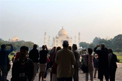 Tourists Taking Photos Of Taj Mahal Editorial Photo Image Of Famous