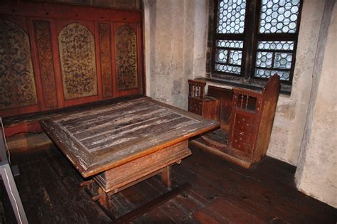 Luther's web page needs a serious overhaul! Lutherhaus Wittenberg | Lutherstube mit Original Tisch ...