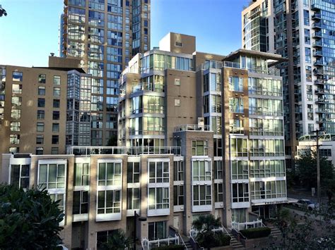 910 Beach Avenue Apartments Prices And Condominium Reviews Vancouver