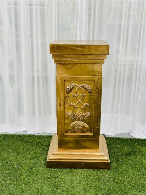 Ornate Pedestal Gold Weddings Of Distinction