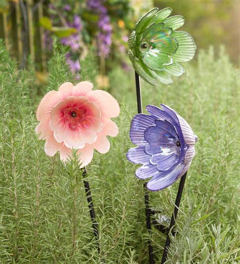 Looking for a good deal on garden glass? Solar Glass Flower Garden Stake - Green | Wind and Weather