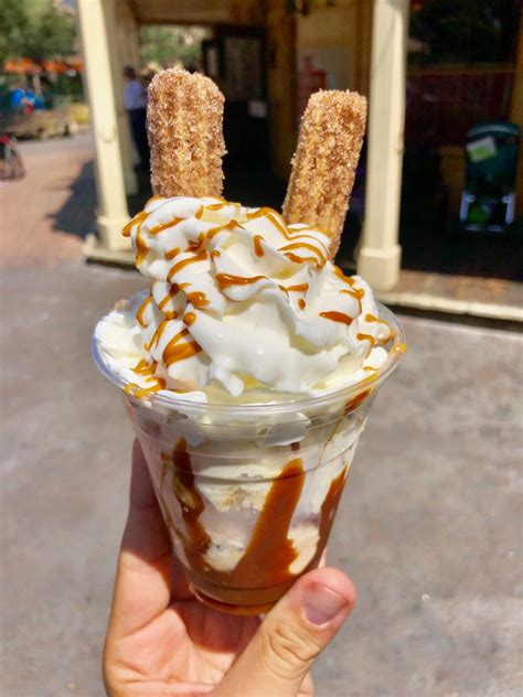 Review Cookie Butter Churro Sundae Returns To Golden Horseshoe At