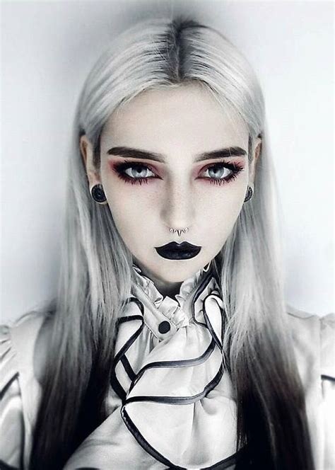 Soft Vampire Look Goth Beauty Dark Beauty Gothic Girls Dark Fashion