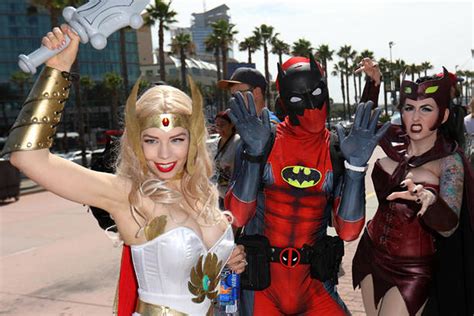 In My Sights Cosplay At San Diego Comic Con Cbs News