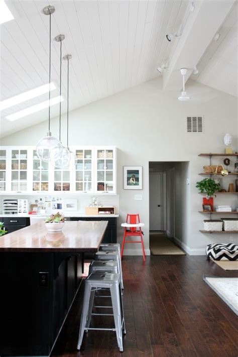 Anyways, if you think the image has helped you spark an idea, why don't you let the world know about it? The 25+ best Vaulted ceiling lighting ideas on Pinterest ...