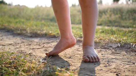 Being Barefoot Benefits Brain Development