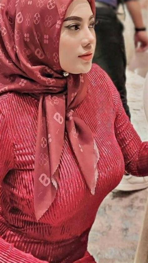 Pin Oleh Yusri Makyi Di Jilboob2 Hijab Chic Wanita Berlekuk Wanita