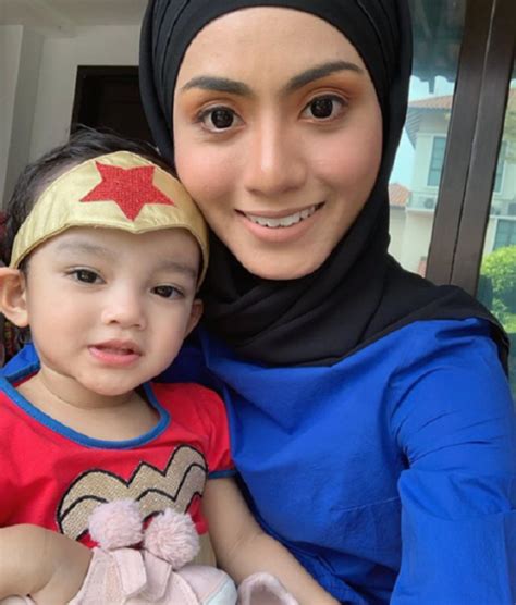 Fareeda headscarf entrepreneur mawar abdul karim has left people guessing about her health following a cryptic post on her instagram. Saya Tak Baca Komen Netizen Untuk Terus Kekal Positif ...