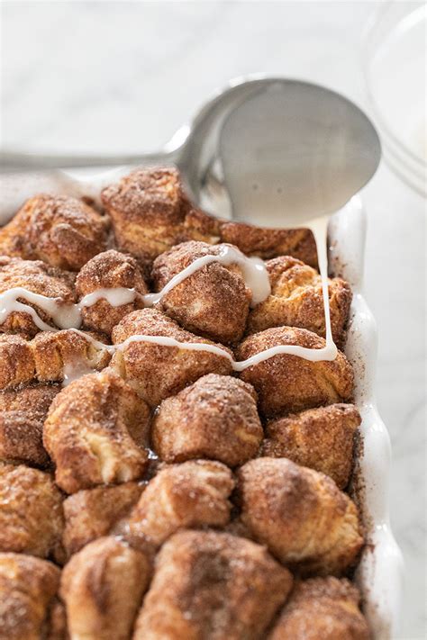 Homemade monkey bread combines several tiny balls of dough coated in butter, cinnamon, and sugar. Monkey Bread With 1 Can Of Buscuits : Easy Monkey Bread ...