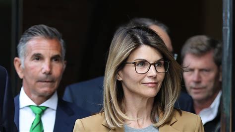 why lori ﻿loughlin mossimo giannulli pled guilty college scandal