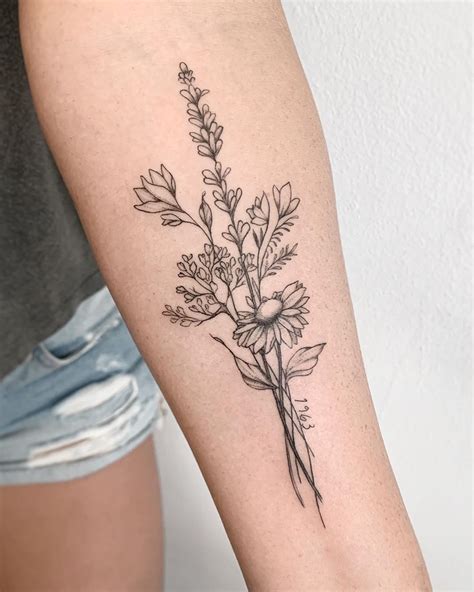 Top 10 Ideen Und Inspiration Zum Thema „wildblumen Tattoo