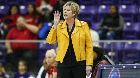 Arriba Imagen Texas Womens Basketball Coach Abzlocal Mx
