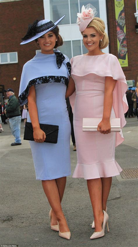 Grand National 2016’s Aintree Ladies Day Sees Racegoers Put On A Stylish Display Daily Mail