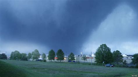In Pictures Deadly Tornadoes Sweep Through Us States Bbc News