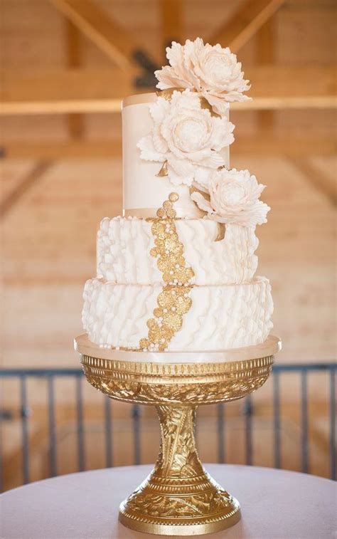 Gold Wedding White And Gold Wedding Cakes 2176694 Weddbook