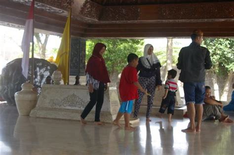 Makam Soekarno Blitar Indonesia Review Tripadvisor