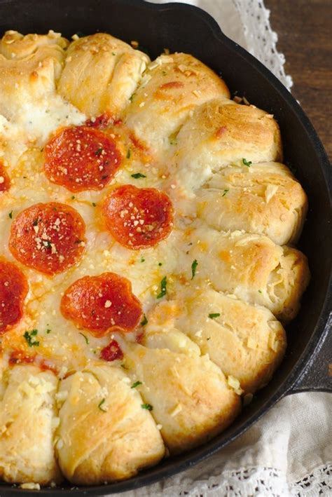 Once you try this simple recipe, you will never buy a shop bought one again. Easy Garlic Bread Pizza Dip Recipe - Mildly Meandering
