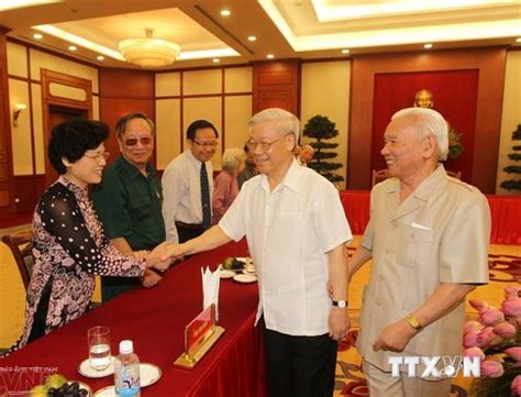Lao động và hiệu quả của công việc là. Tổng Bí thư gặp mặt các đại biểu cựu thanh niên xung phong ...
