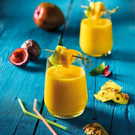 Fruta f de la pasión. Passionsfrucht-Ananas-Mango-Smoothie | Mango smoothie ...