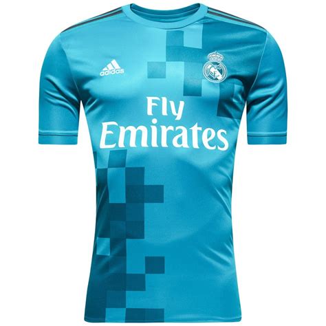 Versandkostenfrei ab einem bestellwert von 50,00 €. Real Madrid 3. Trikot 2017/18 Kinder | www.unisportstore.de