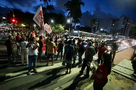 Educa O Na Rua Raquel A Culpa Sua Professores De Pernambuco