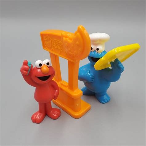 Fisher Price Toys Elmo Cookie Monster Playset Figures Sesame Street