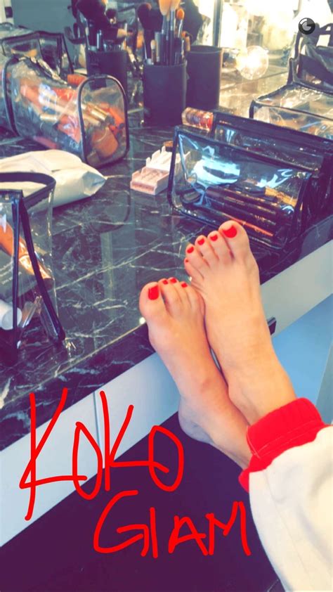 Khloe Kardashians Feet