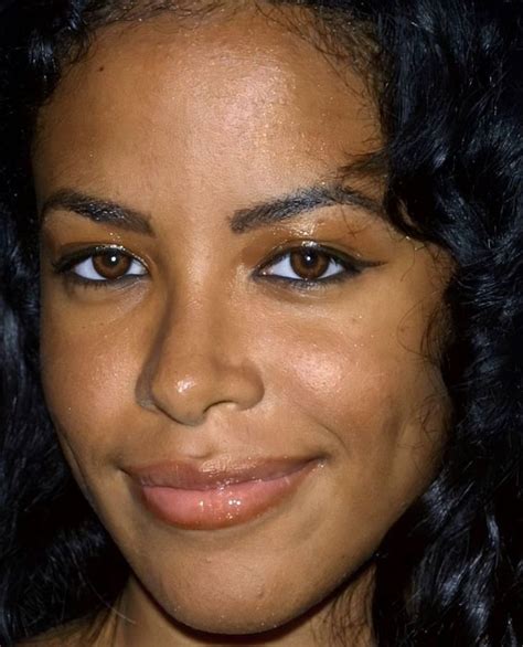 Pin By 𝕀𝕥𝕤𝕜𝕚𝕞𝕠𝕣𝕒♡ On Aaliyah In 2020 Aaliyah Pictures Curly Hair