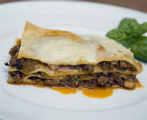 Hier finden sie die besten und kreativsten lasagne rezepte. Lasagne Bolognese | Rezept | Lasagne bolognese, Bolognese ...