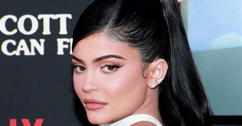 Kylie Jenner Poses Completely Nude With Beau Travis Scott In Sizzling